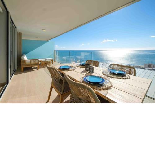 Stunning 2BR w/ panoramic sea view.