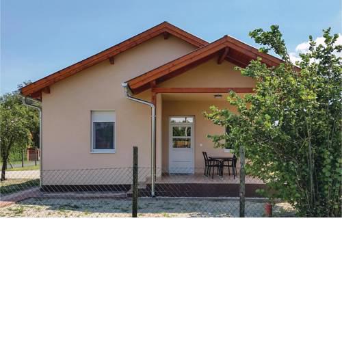 Stunning apartment in Balatonmáriafürdö w/ WiFi and 2 Bedrooms