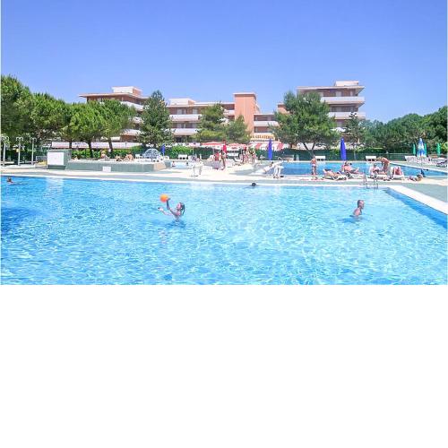Stunning apartment in Bibione with 1 Bedrooms and Outdoor swimming pool