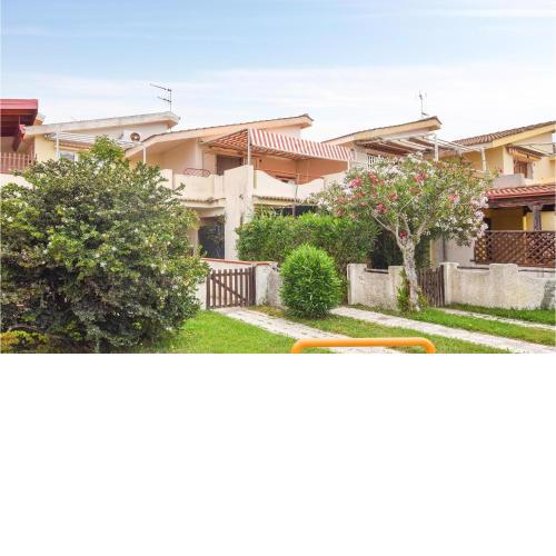 Stunning apartment in Botricello with 2 Bedrooms