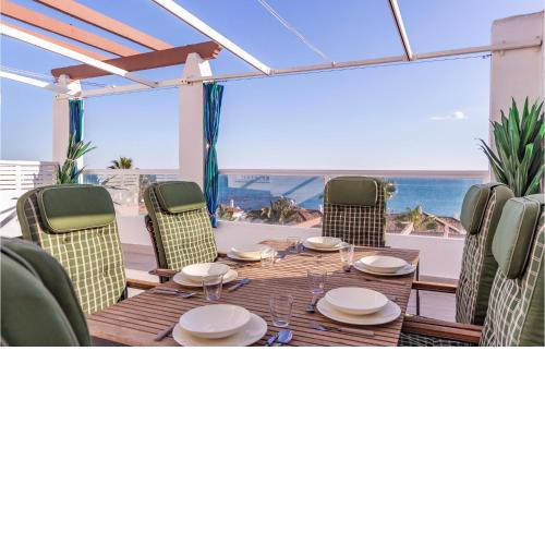 Stunning apartment in Cala de Mijas with WiFi, 2 Bedrooms and Outdoor swimming pool