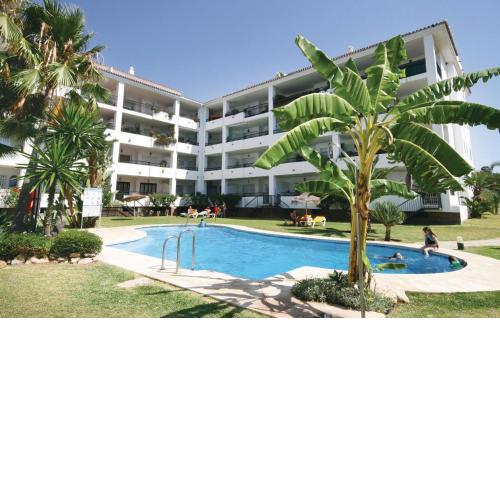 Stunning Apartment In Calahonda With 2 Bedrooms, Wifi And Swimming Pool