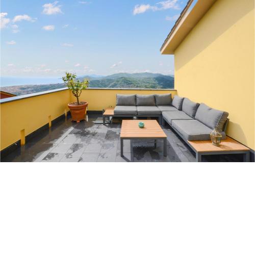 Stunning Apartment In Cogorno With Wifi And 3 Bedrooms