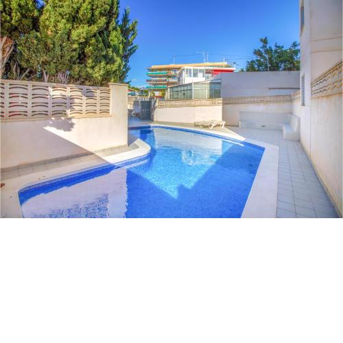 Stunning Apartment In El Campello With Outdoor Swimming Pool, Wifi And 2 Bedrooms