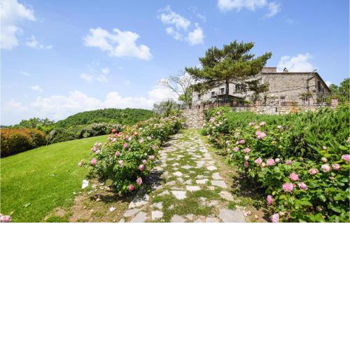 Stunning Apartment In Loc, Scalabrelli With Wifi And 2 Bedrooms