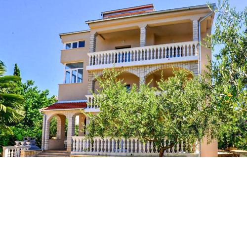 Stunning apartment in Malinska with WiFi and 1 Bedrooms