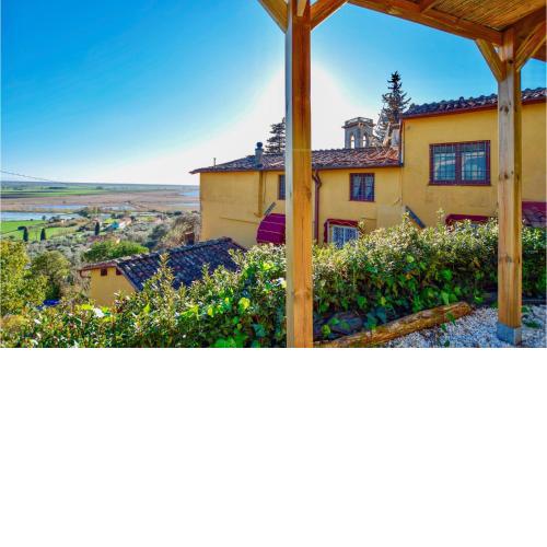 Stunning Apartment In Massarosa With Jacuzzi, Wifi And 1 Bedrooms
