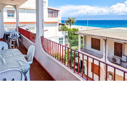 Stunning apartment in Messina with WiFi and 2 Bedrooms