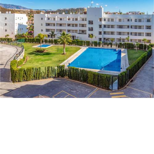 Stunning Apartment In Mijas Costa With 2 Bedrooms, Wifi And Swimming Pool