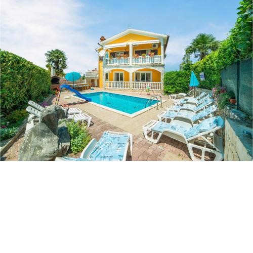 Stunning apartment in Nedescina with Outdoor swimming pool, WiFi and 3 Bedrooms