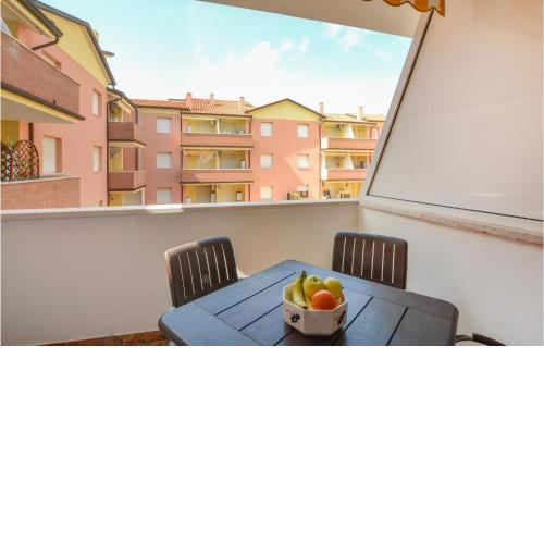 Stunning apartment in Rosolina Mare with WiFi and 1 Bedrooms