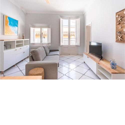 Stunning apartment in Sant Feliu de Guxols with WiFi and 2 Bedrooms
