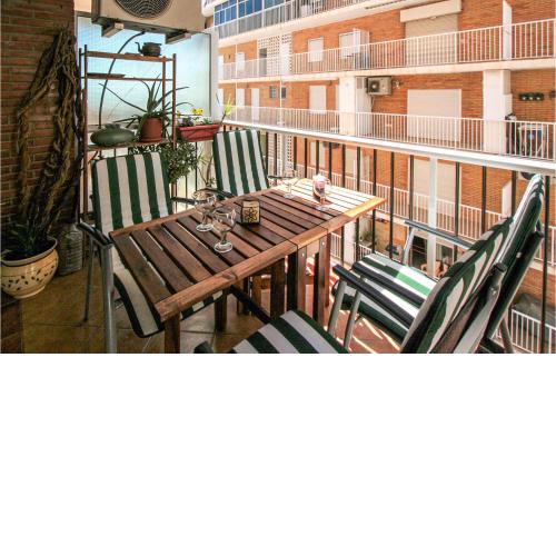 Stunning apartment in Santa Pola with 3 Bedrooms and WiFi