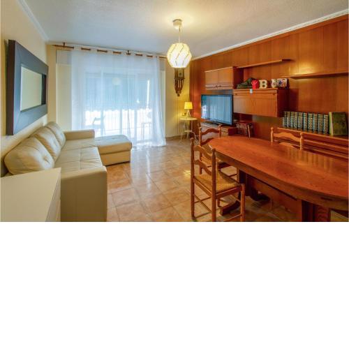 Stunning apartment in Santa Pola with 3 Bedrooms