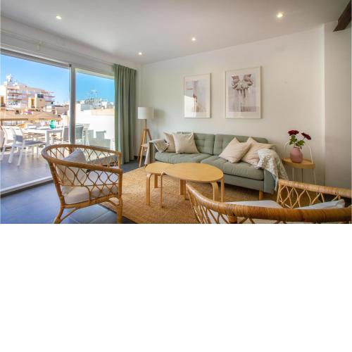 Stunning apartment in Santa Pola with WiFi and 3 Bedrooms
