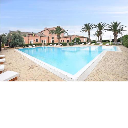 Stunning Apartment In Siracusa With Outdoor Swimming Pool, Wifi And 2 Bedrooms