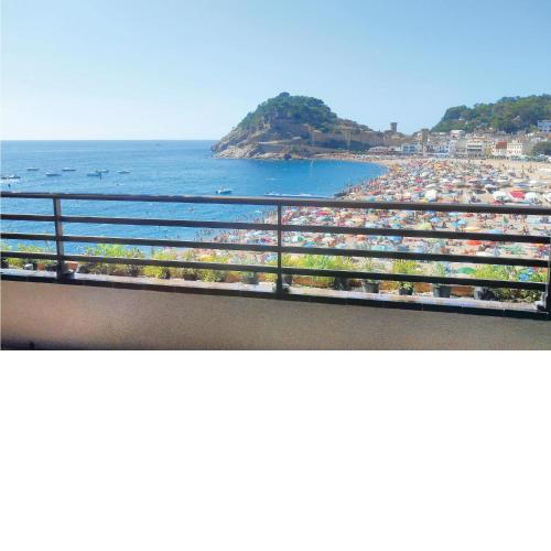 Stunning apartment in Tossa de Mar with 3 Bedrooms and WiFi