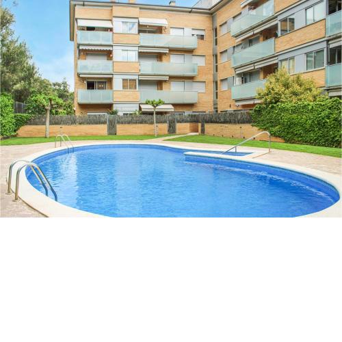 Stunning Apartment In Tossa De Mar With Outdoor Swimming Pool, Wifi And 3 Bedrooms