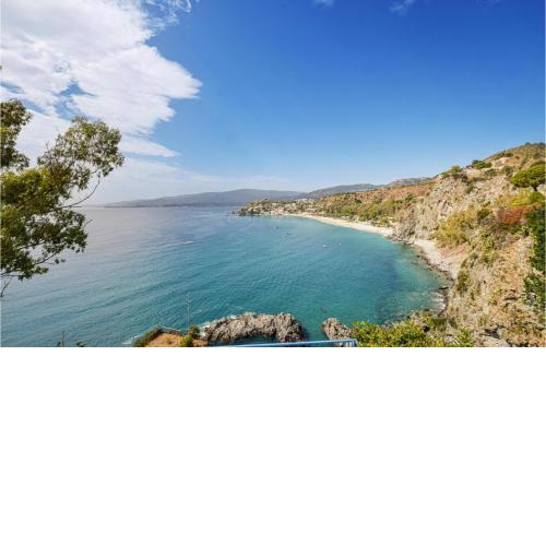 Stunning apartment in Zambrone with WiFi and 1 Bedrooms