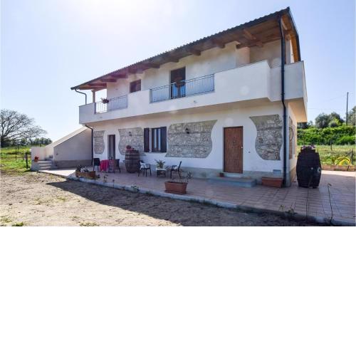 Stunning apartment in Zambrone with WiFi and 1 Bedrooms