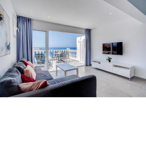 Stunning apartment with wonderful sea views