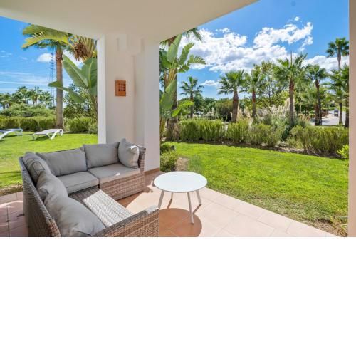 Stunning blue lagoon apartment in Estepona M12
