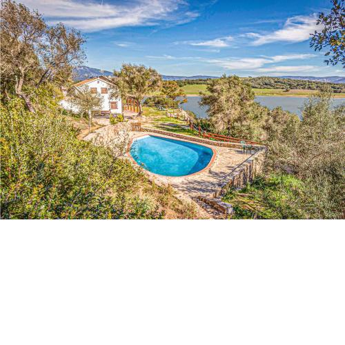 Stunning Home In Alcal De Los Gazules With Wifi, Outdoor Swimming Pool And Swimming Pool