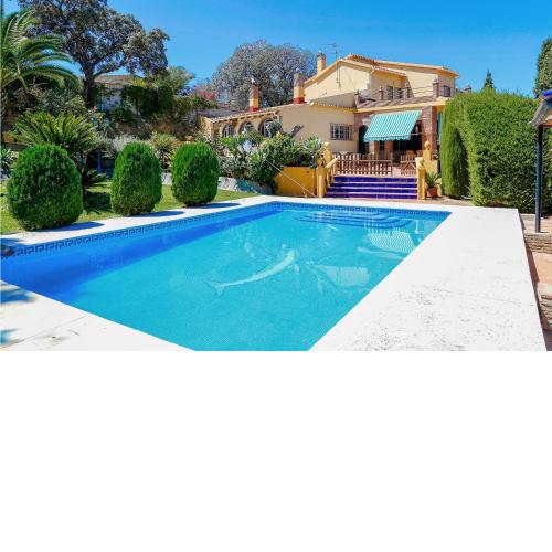 Stunning Home In Alhaurn De La Torre With Wifi, Outdoor Swimming Pool And Swimming Pool