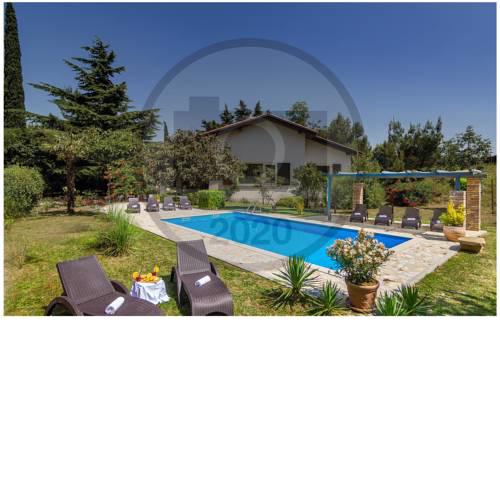 Stunning home in Ankaran w/ WiFi, Outdoor swimming pool and 2 Bedrooms