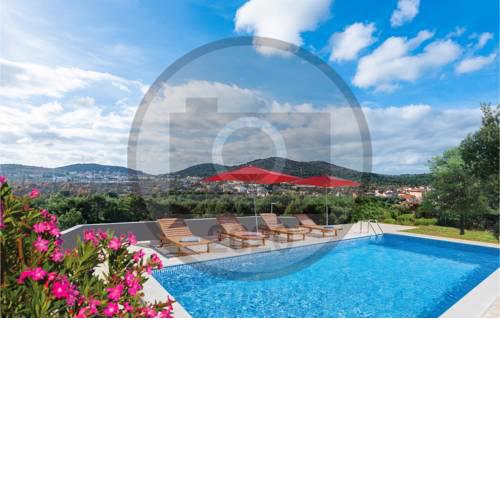 Stunning home in Bilice w/ Outdoor swimming pool and 3 Bedrooms