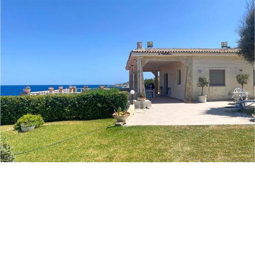 Stunning Home In Brucoli With Wifi And 6 Bedrooms