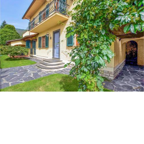Stunning home in Camaiore with 4 Bedrooms, WiFi and Outdoor swimming pool