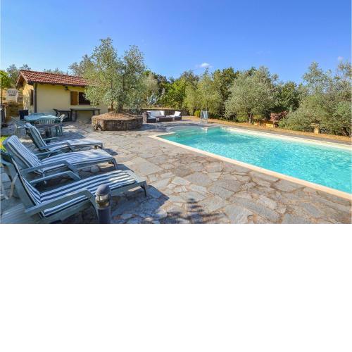 Stunning Home In Civitella Val Di Chian With 3 Bedrooms, Private Swimming Pool And Outdoor Swimming Pool