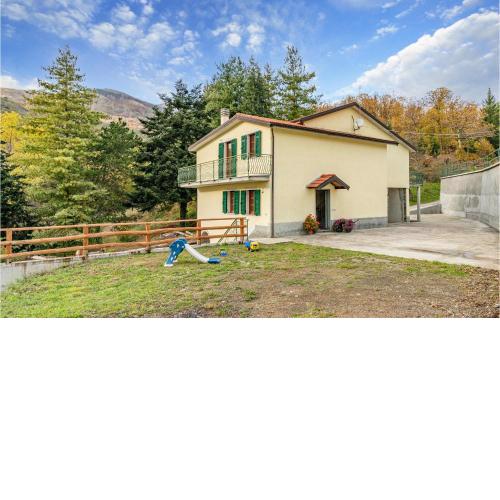 Stunning home in Codivara with 4 Bedrooms and WiFi