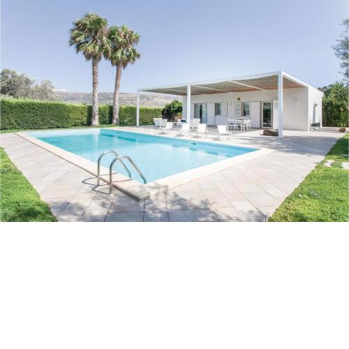 Stunning Home In Comiso rg With 7 Bedrooms, Wifi And Outdoor Swimming Pool