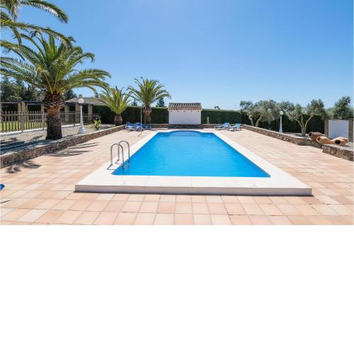 Stunning home in Conil de la Frontera with WiFi, 3 Bedrooms and Outdoor swimming pool
