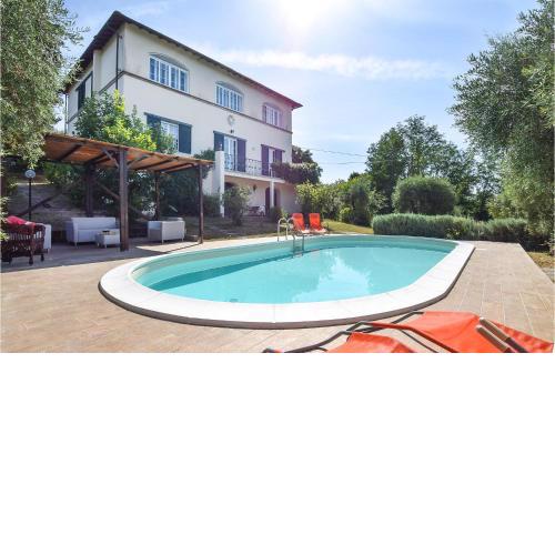 Stunning Home In Crespina Pi With 5 Bedrooms, Wifi And Outdoor Swimming Pool