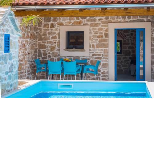 Stunning home in Drnis w/ Outdoor swimming pool, Outdoor swimming pool and 1 Bedrooms
