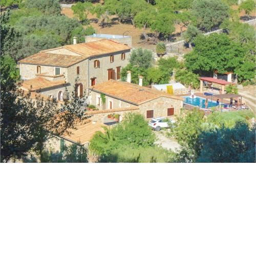 Stunning Home In Estellencs With 6 Bedrooms, Wifi And Private Swimming Pool