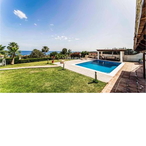 Stunning Home In Estepona With 3 Bedrooms, Wifi And Swimming Pool