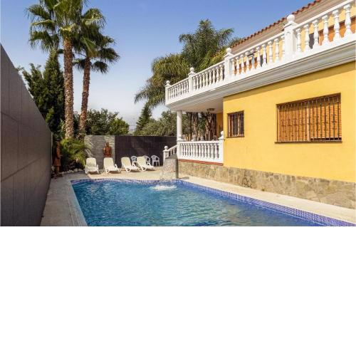 Stunning home in Grao with WiFi, 3 Bedrooms and Outdoor swimming pool