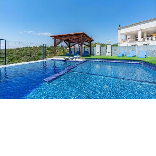 Stunning home in Grottaglie with 3 Bedrooms, WiFi and Outdoor swimming pool