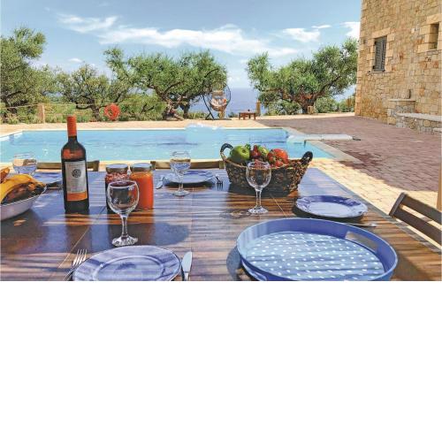 Stunning Home In Kardamyli With 4 Bedrooms, Wifi And Swimming Pool