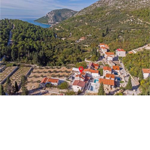Stunning home in Klek with Outdoor swimming pool and 4 Bedrooms