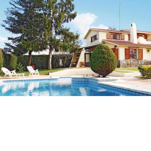 Stunning home in lAmetlla del Valles with 3 Bedrooms, WiFi and Outdoor swimming pool