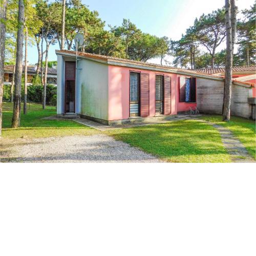 Stunning home in Lignano Sabbiadoro with 3 Bedrooms