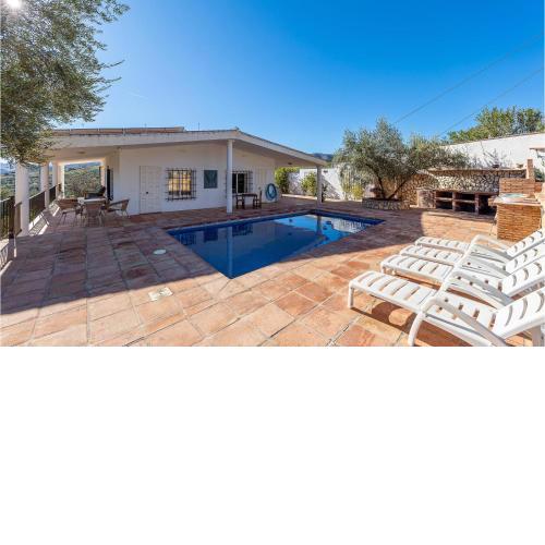 Stunning Home In Malaga With Wifi, Swimming Pool And 3 Bedrooms