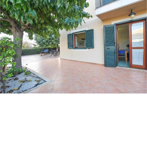 Stunning home in Marina di Modica with WiFi and 2 Bedrooms