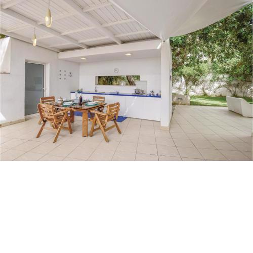 Stunning home in Marina di Ragusa with 2 Bedrooms and WiFi