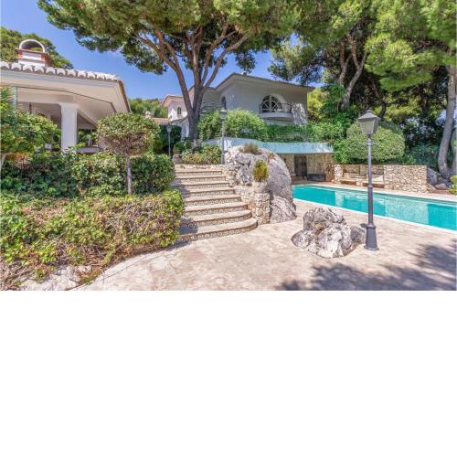 Stunning Home In Mlaga With 7 Bedrooms, Wifi And Outdoor Swimming Pool